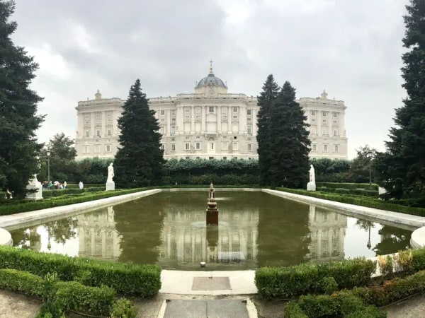 Royal Palace of Madrid Guided Tour with Fast Track Access